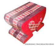 Le Tabouret en Carton Hoscar d'Hlne - Dcoration papier npalais rouge