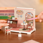 Kit Maquette Salon de Thé DWS02B Miniature à fabriquer Super Mini Creator Honey Tea Lounge 52p avec Vitrine Rolife