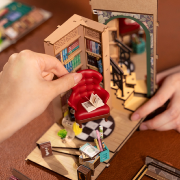 Kit Maquette Book Nook à fabriquer Librairie 18x10x24 cm TGB07 Serre-livres 3D miniature Rolife